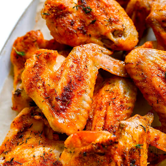 Crispy grilled chicken wings